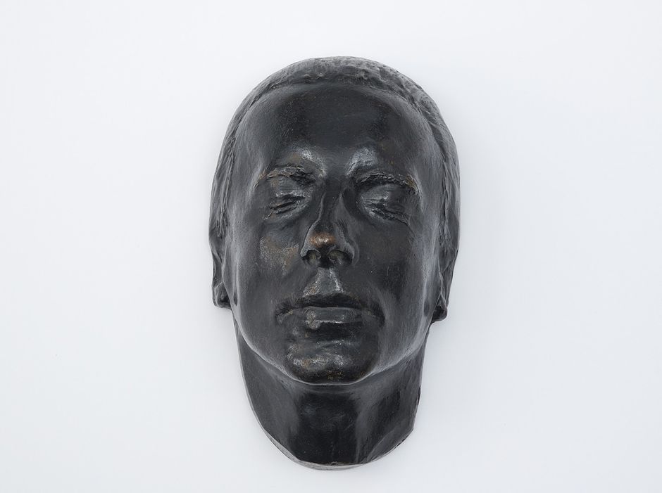 René Iché (1897-1954) - "Paul Eluard", 1929 - Masque, bronze, 30 x 18 x 16 cm - Musée des beaux-arts de Quimper © Bernard Galéron / ADAGP, Paris, 2023 (Voir légende ci-après)