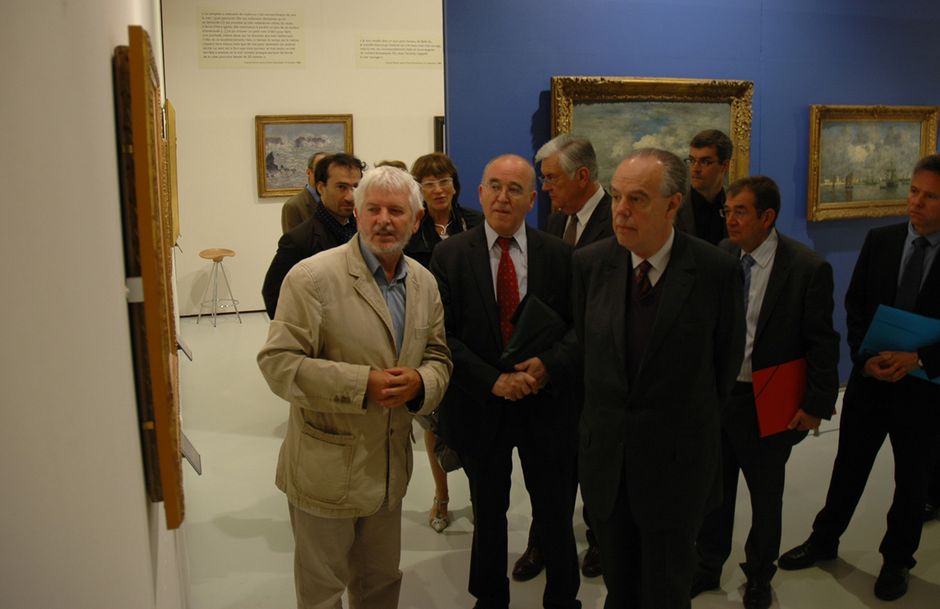 Frédéric Mitterrand, ministre de la Culture, découvre l'exposition d'intérêt national "De Turner à Monet" - juin 2011 (Voir légende ci-après)