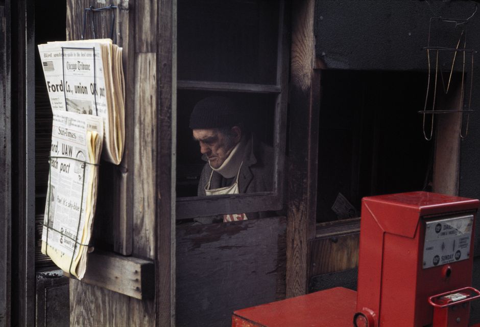 Vivian Maier (1926-2009), Chicago, octobre 1976, tirage photographique de 2014, 30 x 40 cm © Estate of Vivian Maier, Courtesy of Maloof Collection and Howard Greenberg Gallery, NY (Voir légende ci-après)