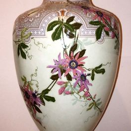 Vase d'Arezzo Clématite, 1892, porcelaine nouvelle, D.07-2-2