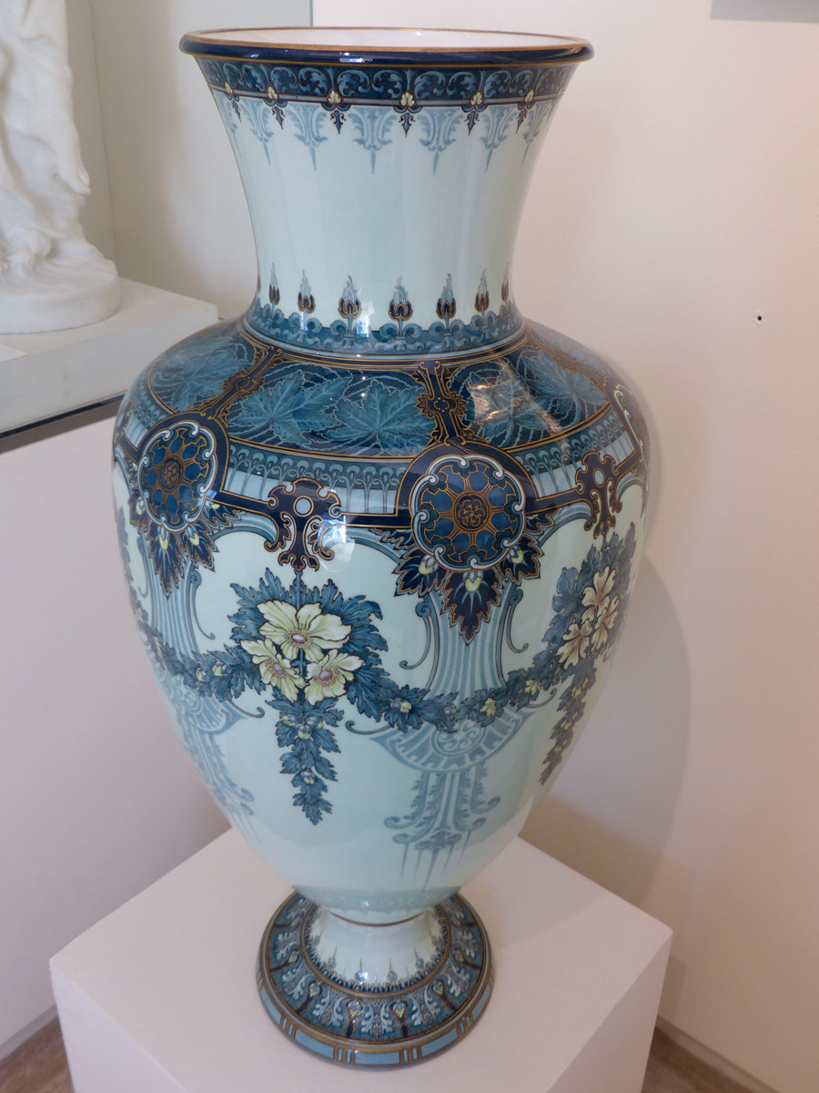 Vase d'Arezzo, 1895, porcelaine nouvelle, D.07-2-1 (Voir légende ci-après)